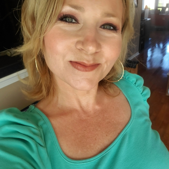 Meet your Posher, Kim - Picture 6 of 11